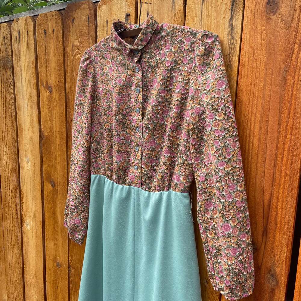 Vintage Leslie Fay 1970’s Floral Dress - Picture 2 of 12